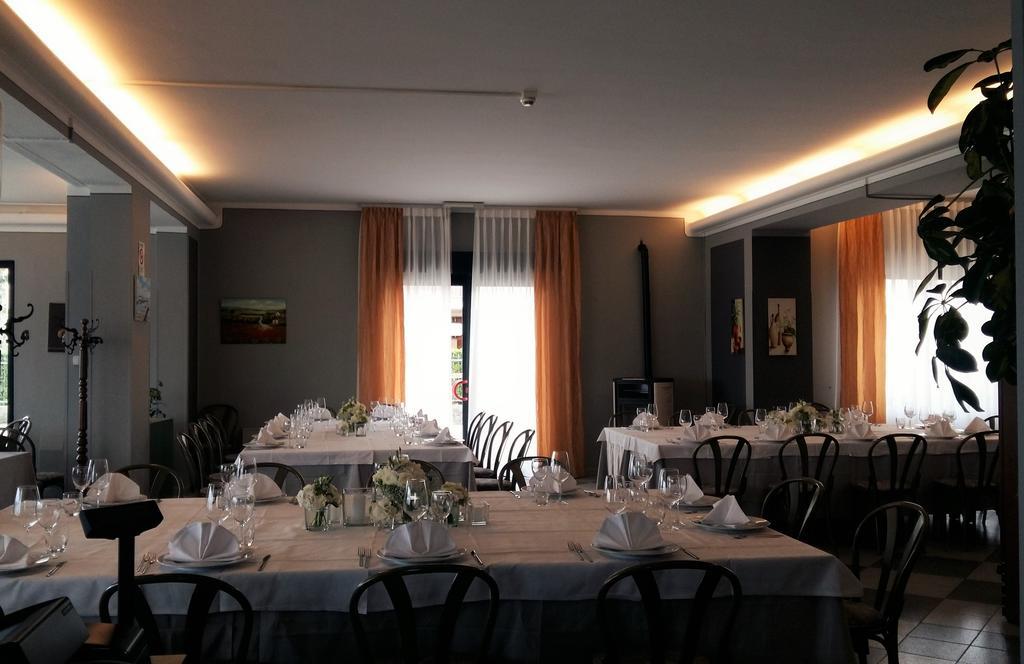 Bellerive Ristorante Albergo มาแนร์บา เดล การ์ดา ภายนอก รูปภาพ
