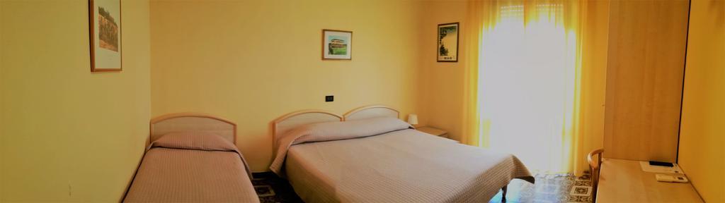 Bellerive Ristorante Albergo มาแนร์บา เดล การ์ดา ภายนอก รูปภาพ